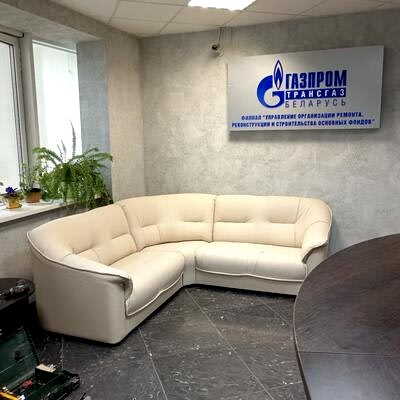 Перетяжка офисного углового дивана