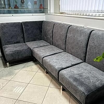 Перетяжка офисных диванов